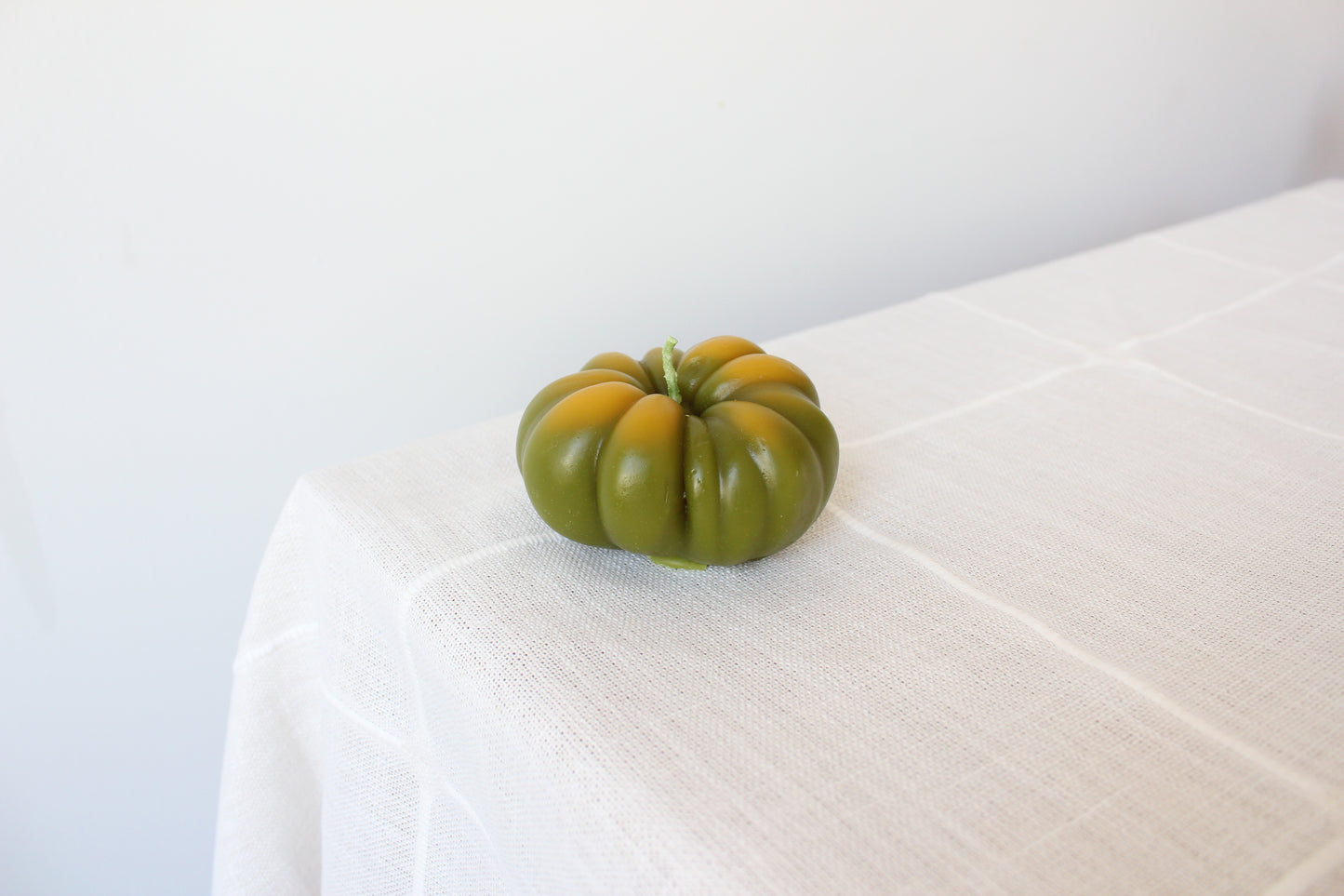 SUNKISSED GREEN HEIRLOOM TOMATO BEESWAX CANDLE