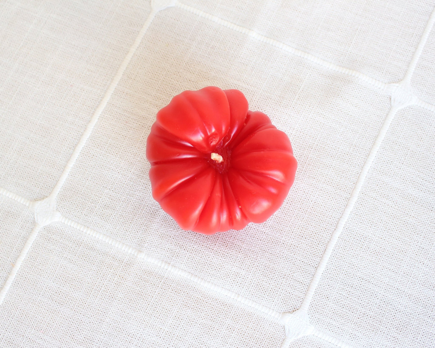 Large Red Heirloom Tomato Beeswax Candle - Happy Organics